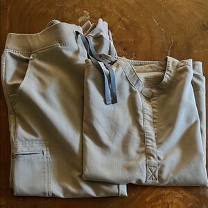 Women’s figs scrub set